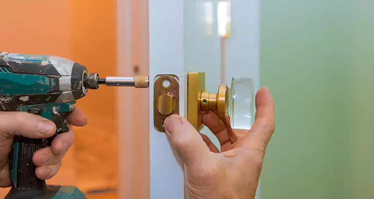 Broken Door Knob Fix in Kissimmee, FL