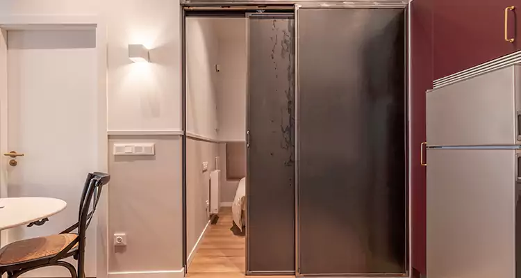 We Fix Closet Sliding Door in Kissimmee, FL 