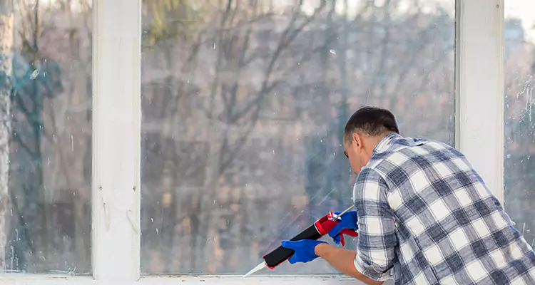 Quality Sliding Shower Door Repair for Closing Issues in Kissimmee, FL